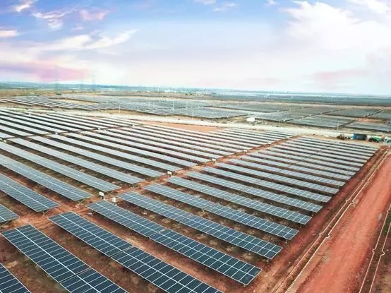 印度Pavagada Solar Park的300MW光伏電站順利并網(wǎng).jpg